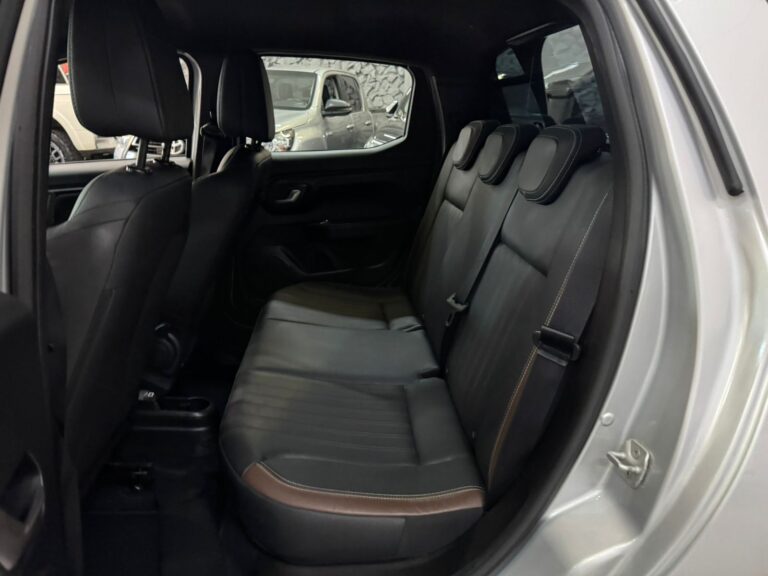 WhatsApp Image 2025-12-04 at 10.01.44