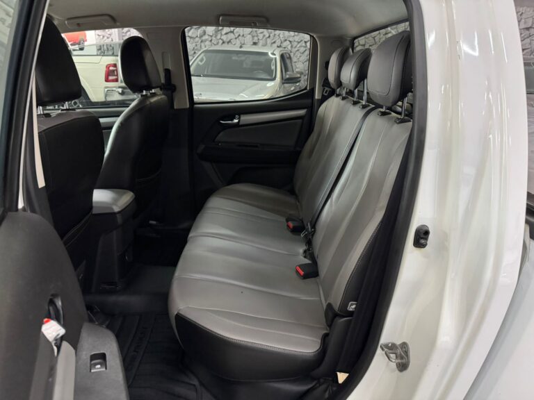 WhatsApp Image 2025-12-04 at 14.18.36 (1)