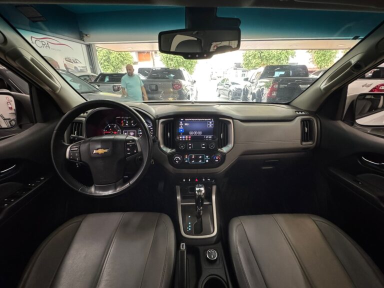 WhatsApp Image 2025-12-04 at 14.18.38 (1)