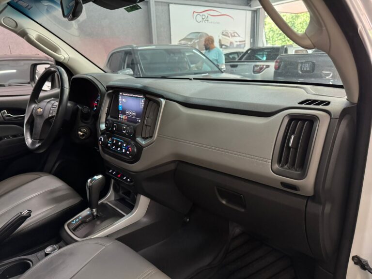 WhatsApp Image 2025-12-04 at 14.18.38